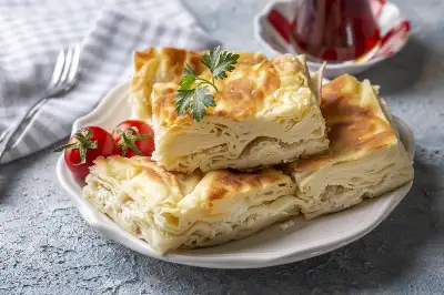 El Açması Börek Tarifleri: Birbirinden Nefis ve Kolay 17 El Açması Börek Tarifi 17