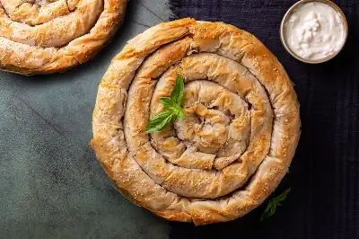 Hazır Yufkadan Börek Tarifleri: El Açmasını Aratmayacak Yufkalı 28 Kolay Börek Tarifi 21