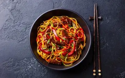 Noodle Tarifleri: Evde Restoran Kalitesinde Yapabileceğiniz 14 Noodle Tarifi