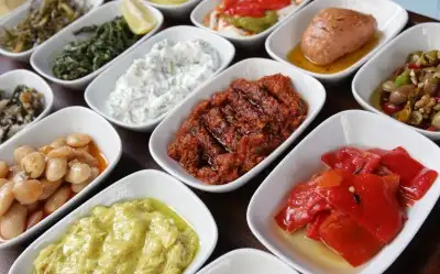 En Kolay Meze Tarifleri: Kolayca Yapılacak En Leziz 25 Nefis Meze Tavsiyesi
